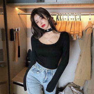 Grommet Choker-neck Long-sleeve T-shirt