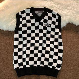 Checkered Letter Embroidered Sweater