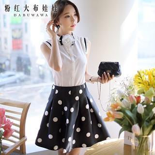 Flower-accent Ruffled Blouse