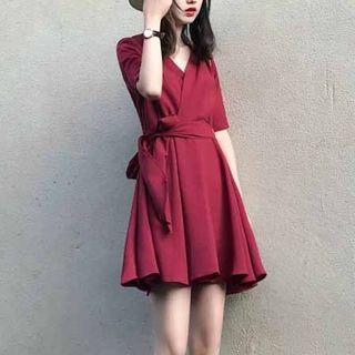 V-neck Tie Waist Short-sleeve A-line Dress