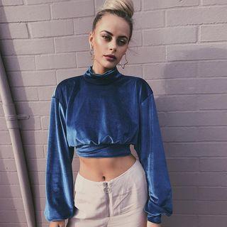 Cropped Velvet Pullover