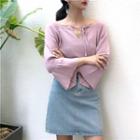 Plain V-neck Bell-sleeve Knit Top