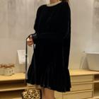 Long-sleeve Velvet Shift Dress Black - One Size