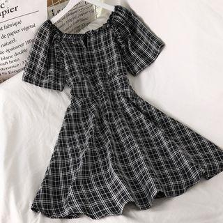 Short-sleeve Plaid Square-neck Midi Dress
