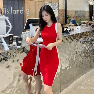 Two-tone Sleeve Knit Sheath Dress