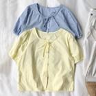 Short-sleeve Buttoned Top / Straight-leg Jeans