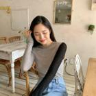 Contrast-sleeve Woolen T-shirt