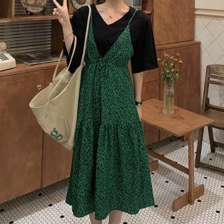 Elbow-sleeve T-shirt / Spaghetti Strap Leopard Print Midi A-line Dress