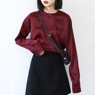 Long-sleeve Buttoned Back Top