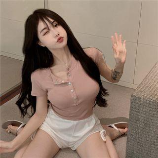 Short-sleeve Henley Top / Shorts