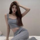 Sleeveless Crop Top / High-waist Straight-leg Pants
