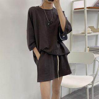 3/4-sleeve T-shirt / Shorts / A-line Skirt