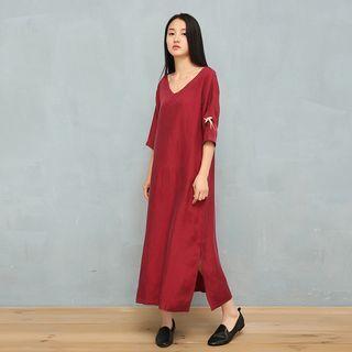 Swallow Embroidered Elbow Sleeve V-neck Dress