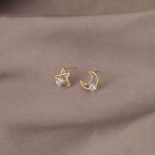 Asymmetrical Rhinestone Star Stud Earring