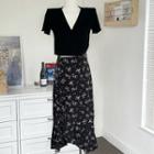 Short-sleeve V-neck T-shirt / Floral Ruffle Midi Pencil Skirt