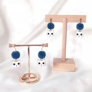 Pompom Cat Dangle Earring