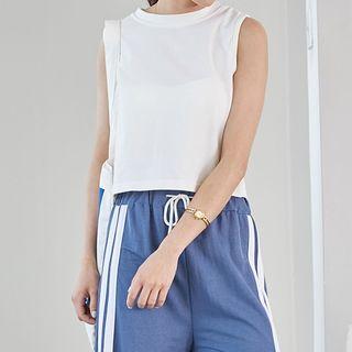 Cropped Sleeveless T-shirt