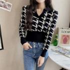 Long-sleeve V-neck Houndstooth Cropped Sweater Black - One Size