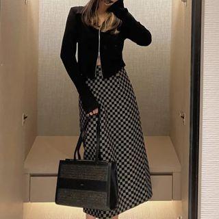 Long-sleeve Collared Zipped T-shirt / Checkered Midi A-line Skirt