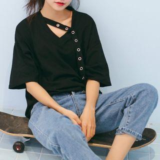 Short-sleeve Grommet Strap V-neck T-shirt