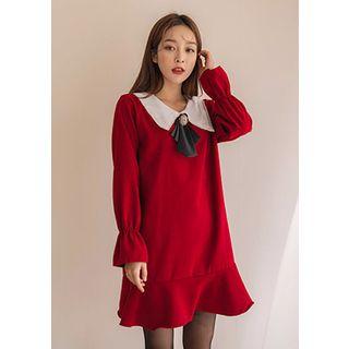 Contrast-collar Flounced Shift Dress