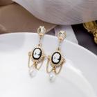 Retro Embossed Faux Crystal Dangle Earring 1 Pair - E763-2 - Gold - One Size