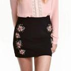 Embroidered Pencil-cut Skirt