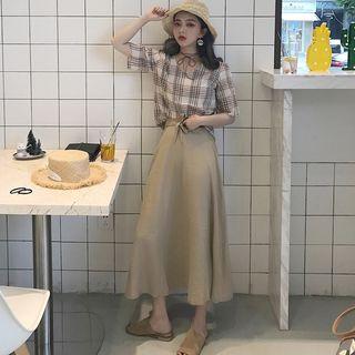 Plaid Short-sleeve V-neck Top / Midi A-line Skirt