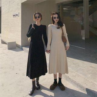 Round-neck Slim-fit A-line Knit Dress