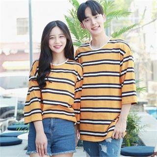 Couple Broad-shoulders Fit Honeybee T-shirt