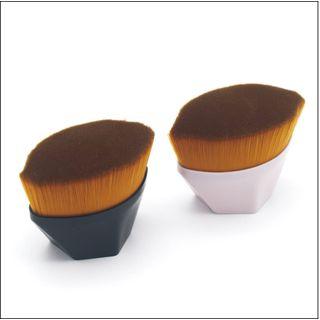 Geometric Foundation Brush