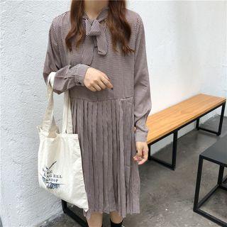 Gingham Lace-up Pleated Dress Brown - One Size