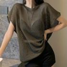 Short-sleeve Perforated T-shirt / Cropped Camisole Top