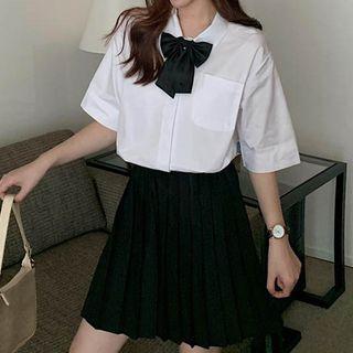 Short-sleeve Plain Shirt / Bow Tie / Mini Pleated Skirt / Set