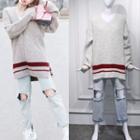 Contrast Trim Long Sweater / Cut-out Washed Jeans