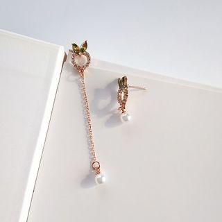 Non-matching Rhinestone Rabbit Faux Pearl Dangle Earring