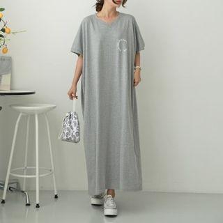 Vivid V-neck Letter Maxi T-shirt Dress