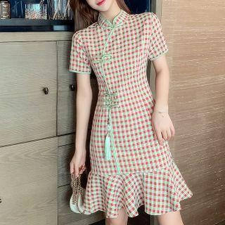 Short-sleeve Plaid Tasseled Qipao