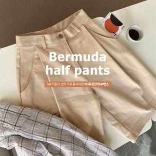 Pleated Bermuda Shorts