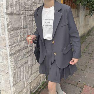 Lapel Blazer / Pleated Skirt