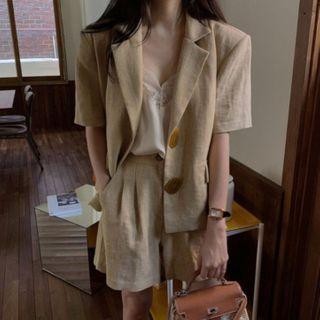 Short-sleeve Blazer / Wide Leg Shorts