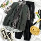 Elbow-sleeve Leopard Print Shirt / Neck-tie / Cargo Vest