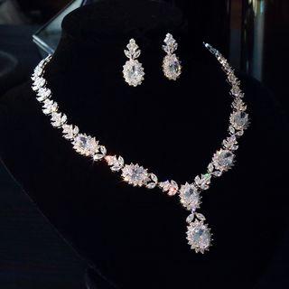 Wedding Set: Rhinestone Pendant Necklace + Earring White - One Size