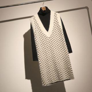 Set: Plain Turtleneck Sweater + Patterned Pinafore Knit Dress