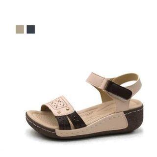 Tow Tone Wedge Sandals