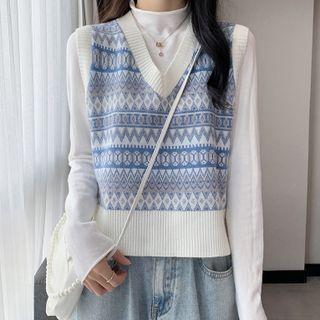 V-neck Patterned Sweater Vest / Long-sleeve Mock-neck Top