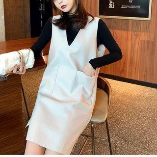 V-neck Pinafore Dress / Long-sleeve T-shirt
