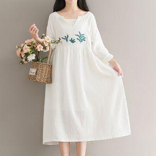 Long Sleeve Leaf Embroidered Midi Dress