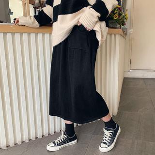 Dual-pocket Maxi Knit Skirt