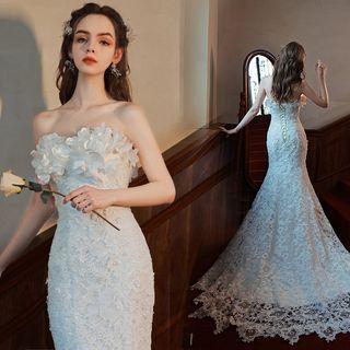 Strapless Ruffled Bodycon Lace Wedding Gown